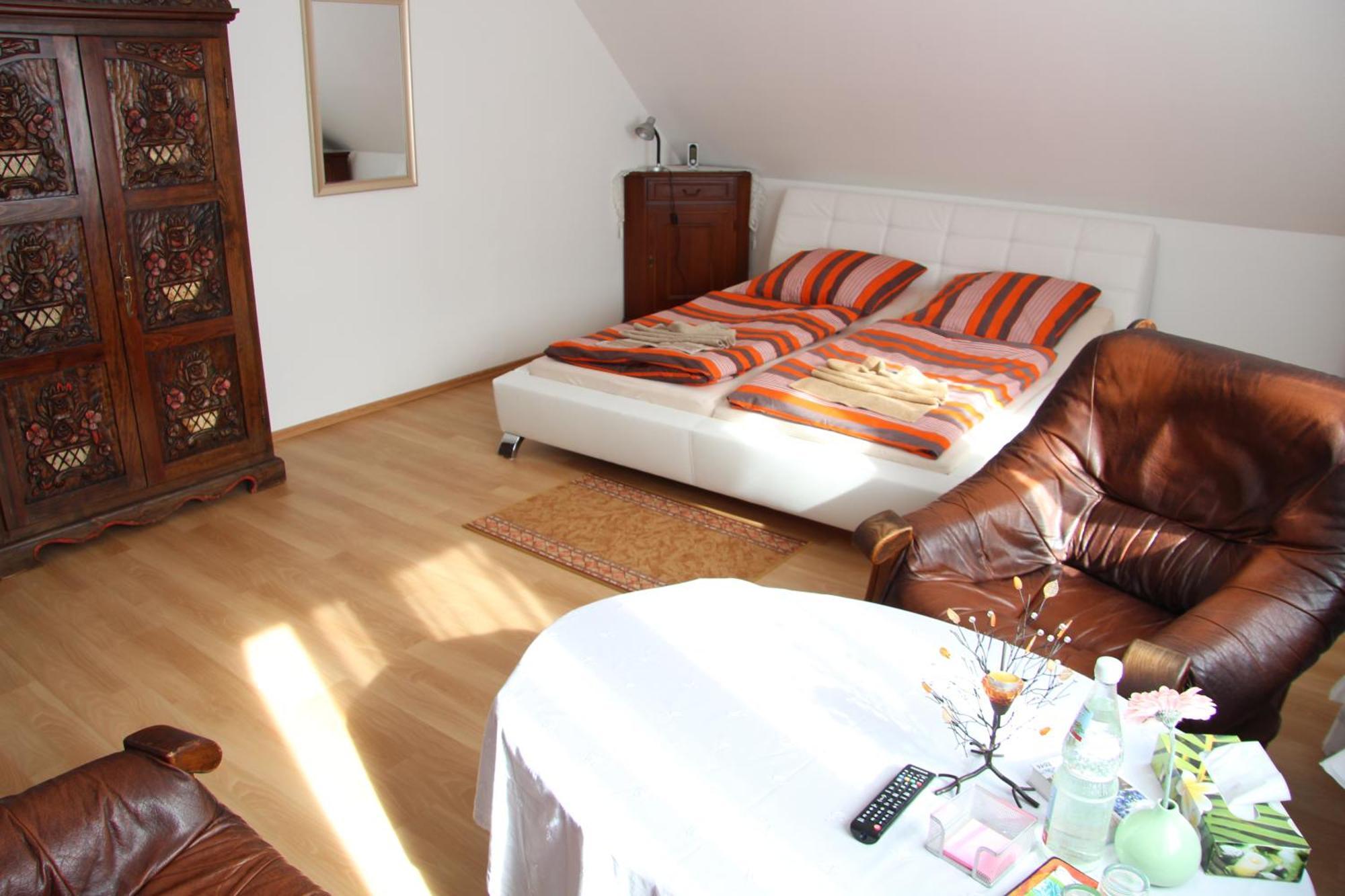Hotel Am Schloss Neuenstein 객실 사진