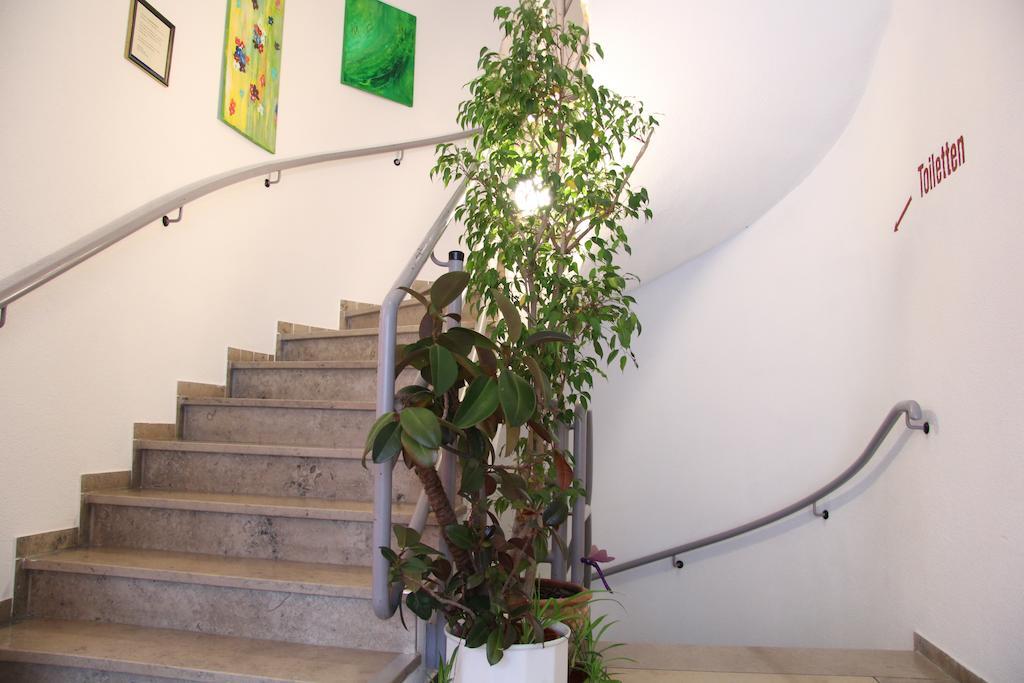 Hotel Am Schloss Neuenstein 외부 사진